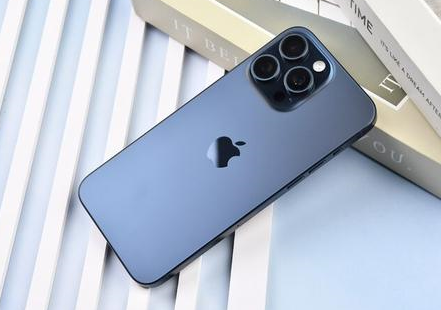 官渡苹果维修点分享iPhone 15 Pro Max屏幕更换全新实操风险 